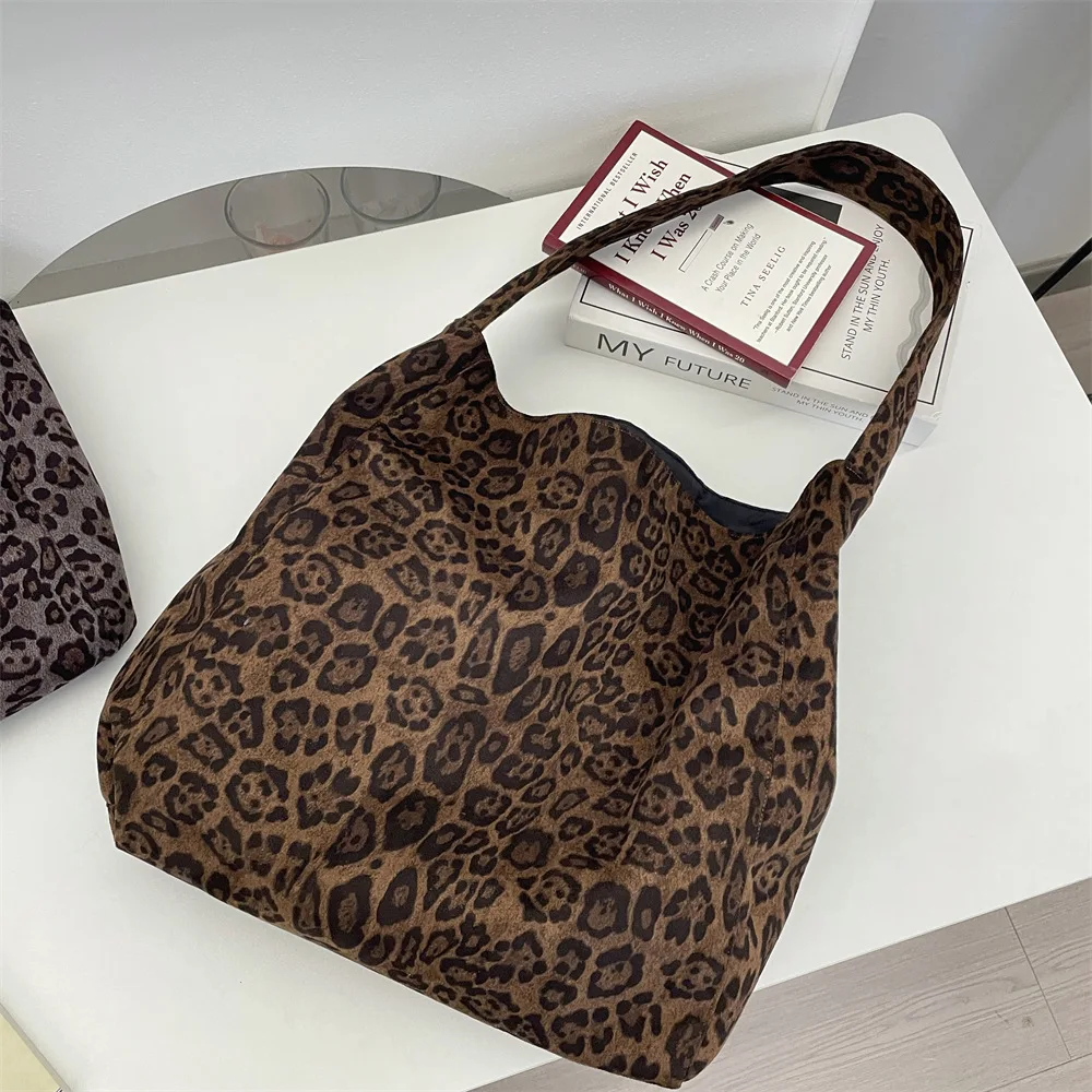 Neue 2025 Frühherbst Wildleder Leopardenmuster Schultertasche Nischen-Mode-Design Geräumige Trendige Damen-Tragetasche für Ausflüge und Einkäufe – Detail 14