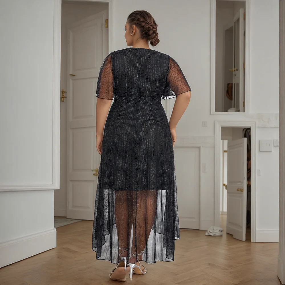 Sukienka koktajlowa, elegancka, plus size, błyszcząca, brokatowa, marszczona, obcisła mini sukienka, sukienka z cekinami, z falbankami na rękawach.
