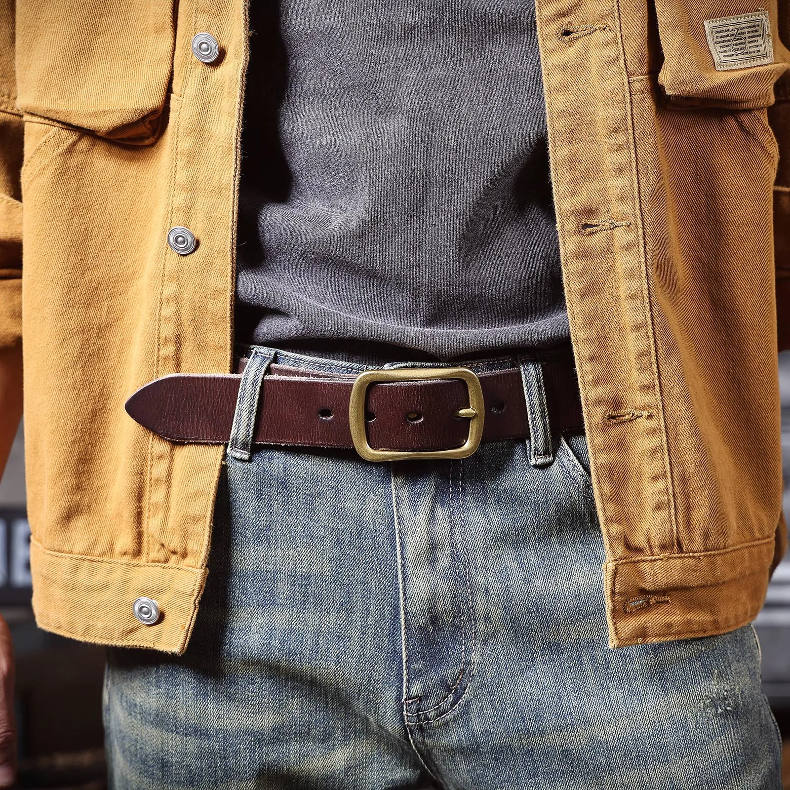 Vintage Echtleder-Herrengürtel mit Kupferschnalle, Handgefertigter Casual-Gürtel mit Geschenkbox, Verstärkter Oberleder-Gürtel aus Italien – Detail 4