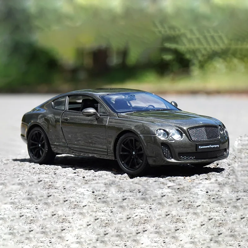 

1:24 Scale Continental Alloy Car Model Diecast Finished Product Simulation Toy Collection Gift Static Model Ornament
