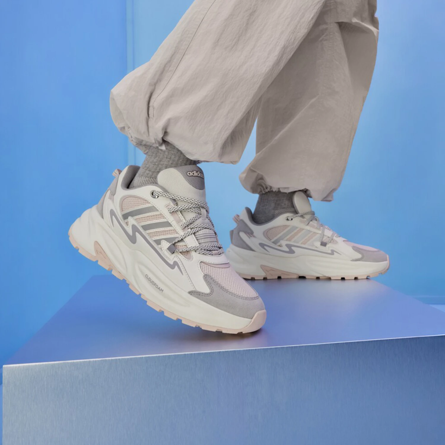 

Оригинальные новые уличные туфли Adidas унисекс для папы с панелями JR3191