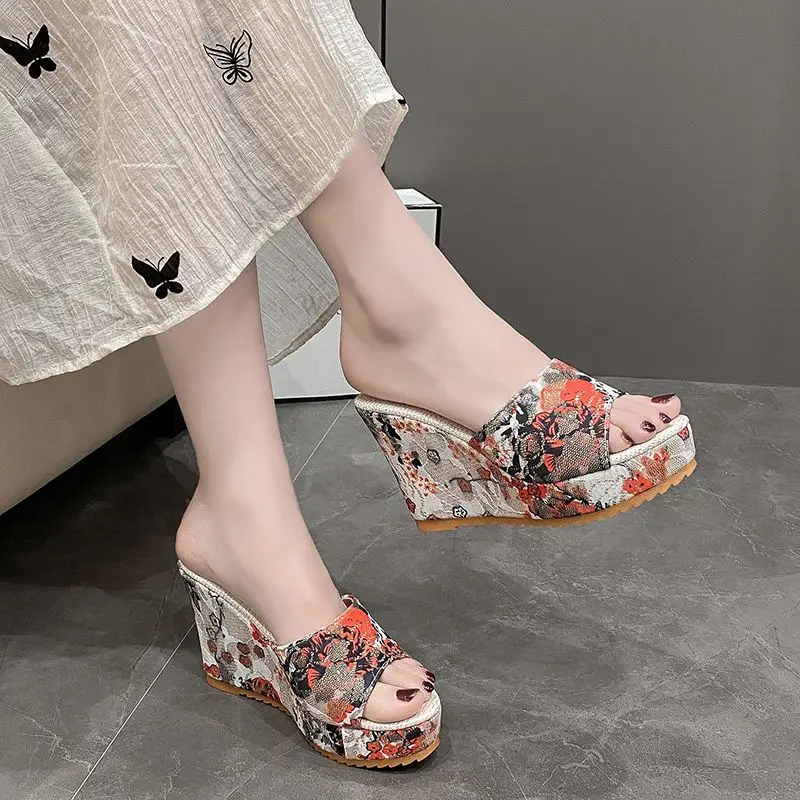 

High Heel Slippers For Women Summer Korean Fashion Outdoor Non-Slip Wedge Floral Sandals With Platform Sole