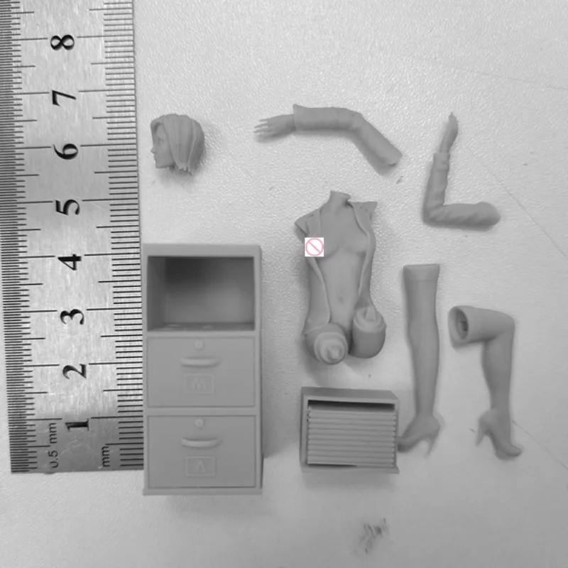 1/24 Scale Sexy Bank Female Staff Resin Figure Assembled Model Kit Miniature GK Diorama Unassembled and Unpainted Free Shipping