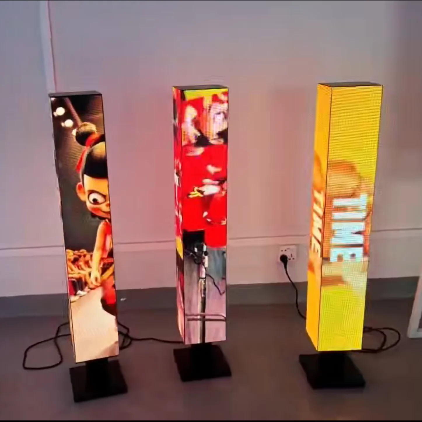 

Внутренний светодиодный экран P1.86 для рекламы, мини-кубик Рубика 960 * 160 * 160 мм, управление по Wi-Fi, настраиваемый, 3840 Гц