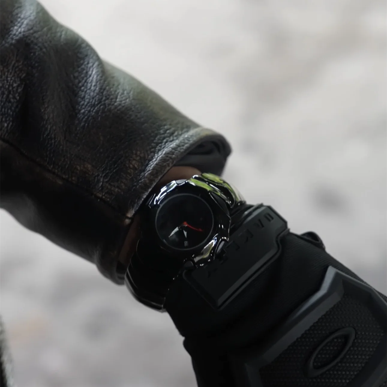 Authentic! Kiosk Special-Shaped Watch Original Blade Non-Oakley Mechanical Men's Fashion Retro Future