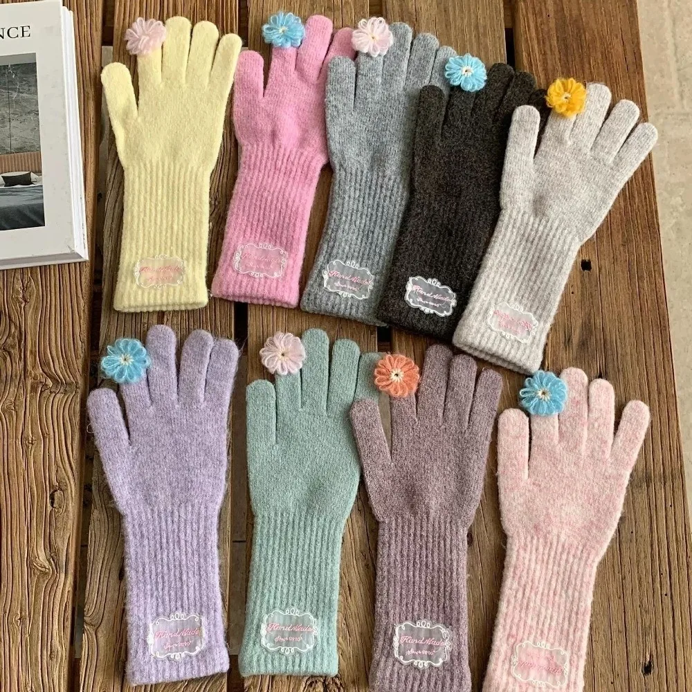 Cozy Polyester Lace Floral Touch Screen Gloves Soft Warm Spring Knitted Winter Gloves Full Finger Gloves For Women