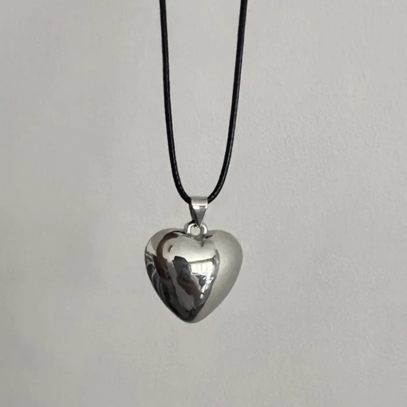 Silver Love- Heart Necklace Female Temperament Niche Wax Line Collarbone Chain image 3