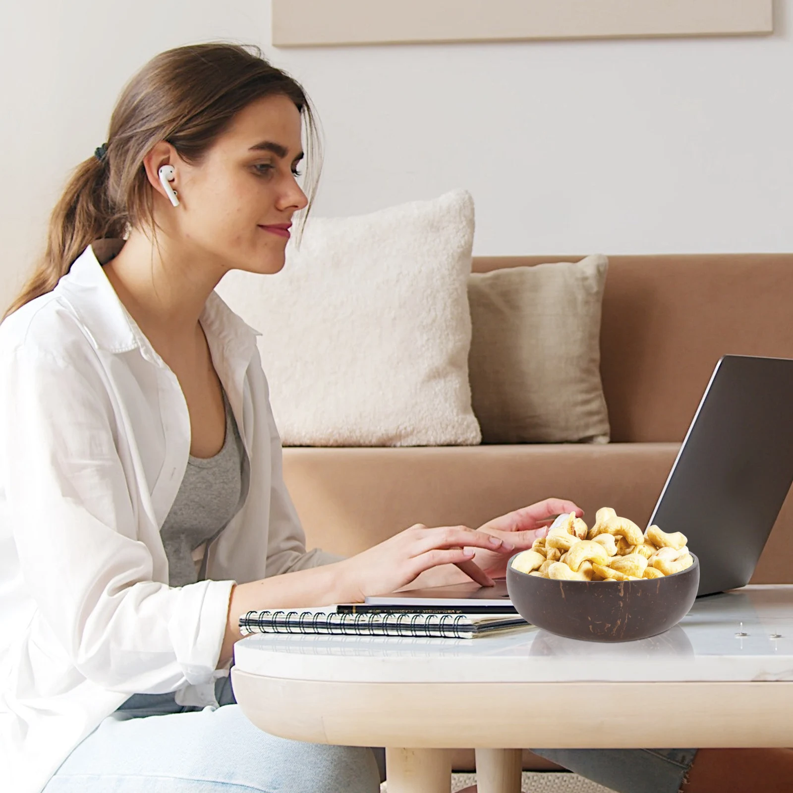 

Coconut Shell Bowl Salad Bowls Natural Dessert Polished Dish for Food and Spoon
