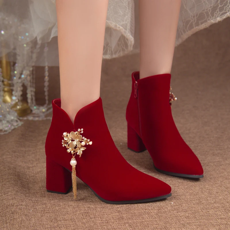 女性のためのエレガントな先のとがったつま先のハイヒールのブーツ,結婚式の靴,ブライダルシューズ,ドレス,宴会,冬,2024