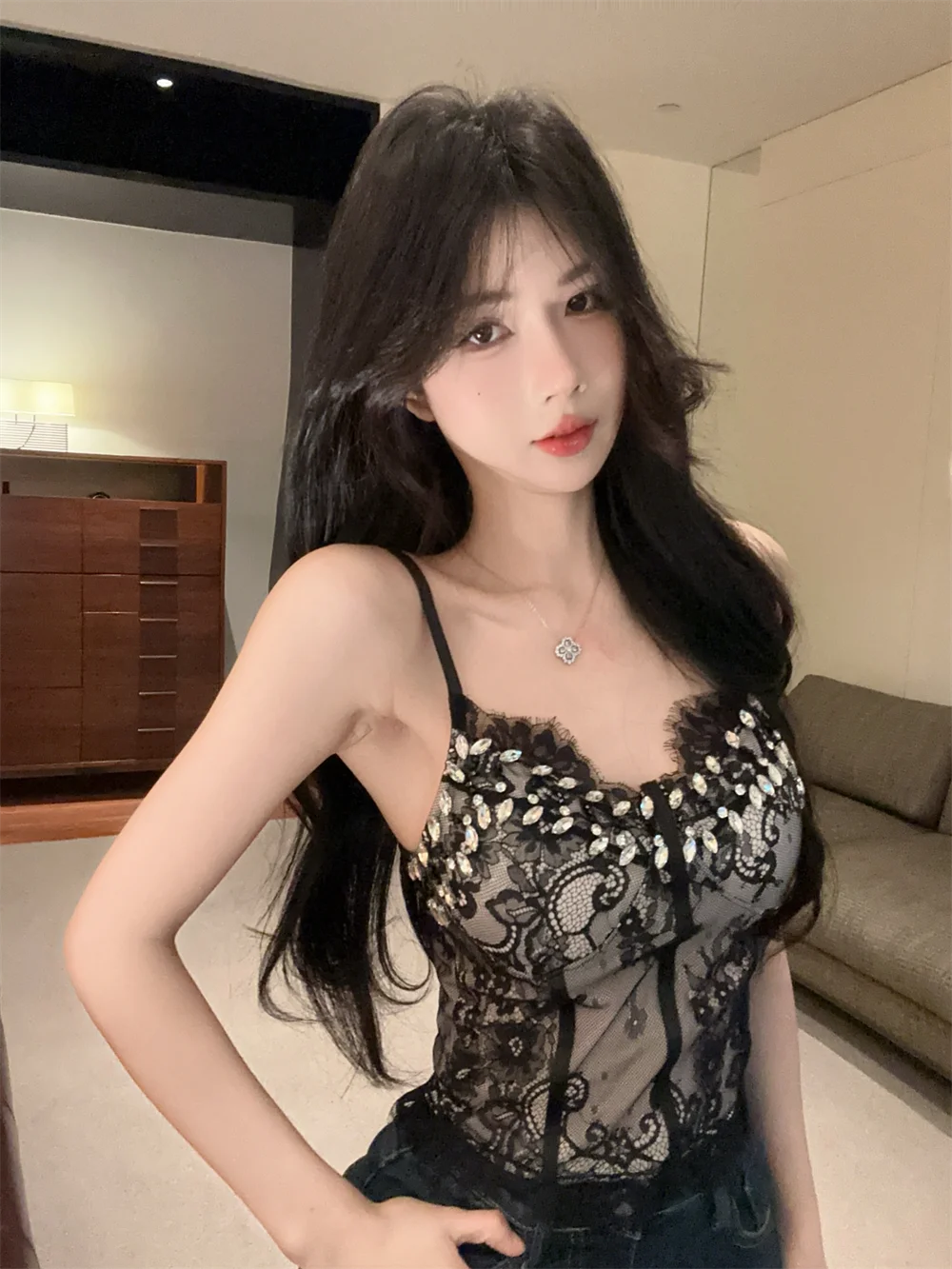 

Sexy Thai Style Lace Strap Vest Women's Outerwear Summer Hotfix Rhinestone V-Neck Crop Top Fishbone Bralette Short Length
