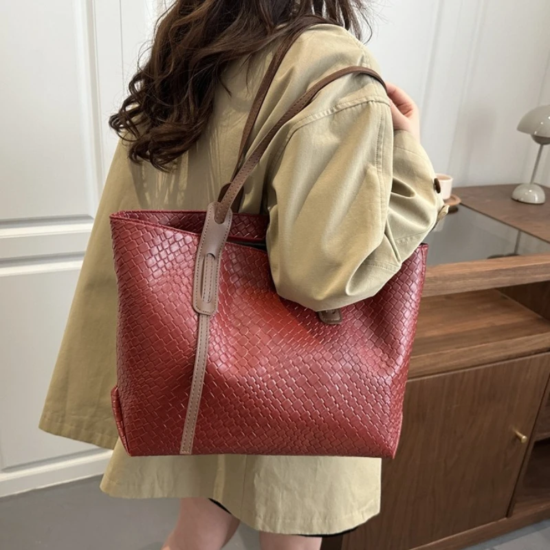 Woven Texture Tote Shoulder Bag,large Capacity Soft Leather Handbag, Elegant Daily Shopper Purse, Commuter Bag Suitable for Work