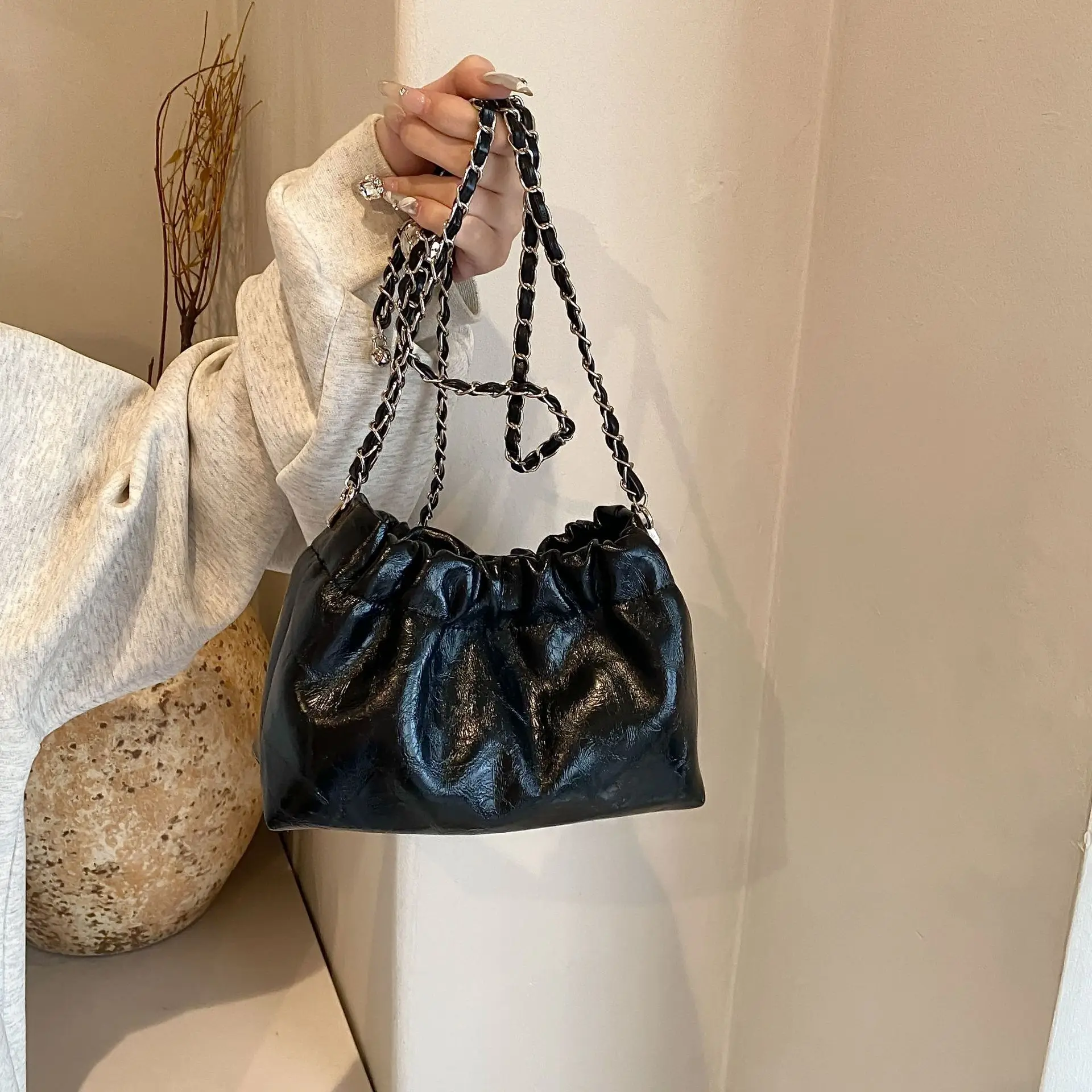 

New small square bag, fashionable hand-held crossbody bag, chain underarm single-shoulder bag