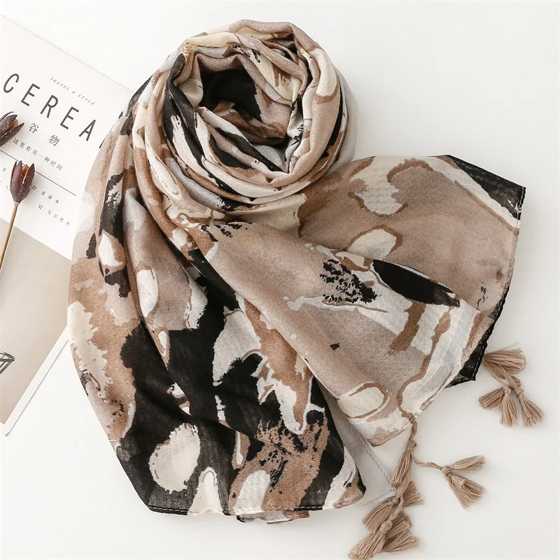 Low-key luxury fashion design cotton and linen texture scarf comfortable and soft printed design tassel shawl for women