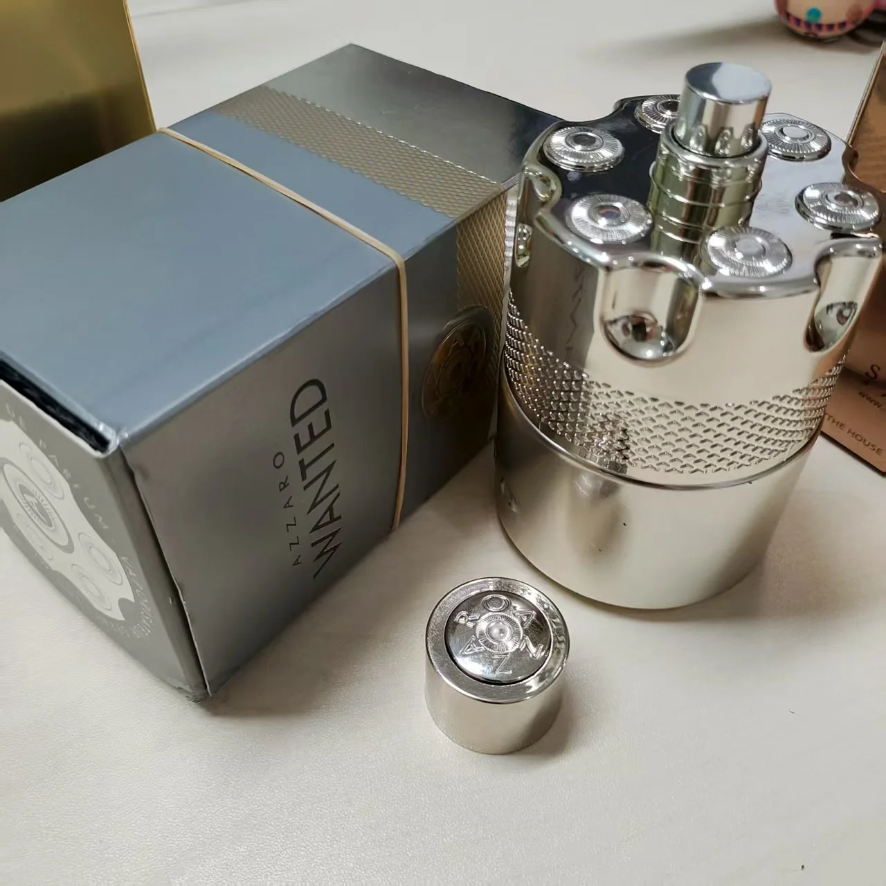 Azzaro Wanted Eau de Parfum - كولونيا رجالية مُنشطة ومكثفة - عطر خشبي وعطري وحار