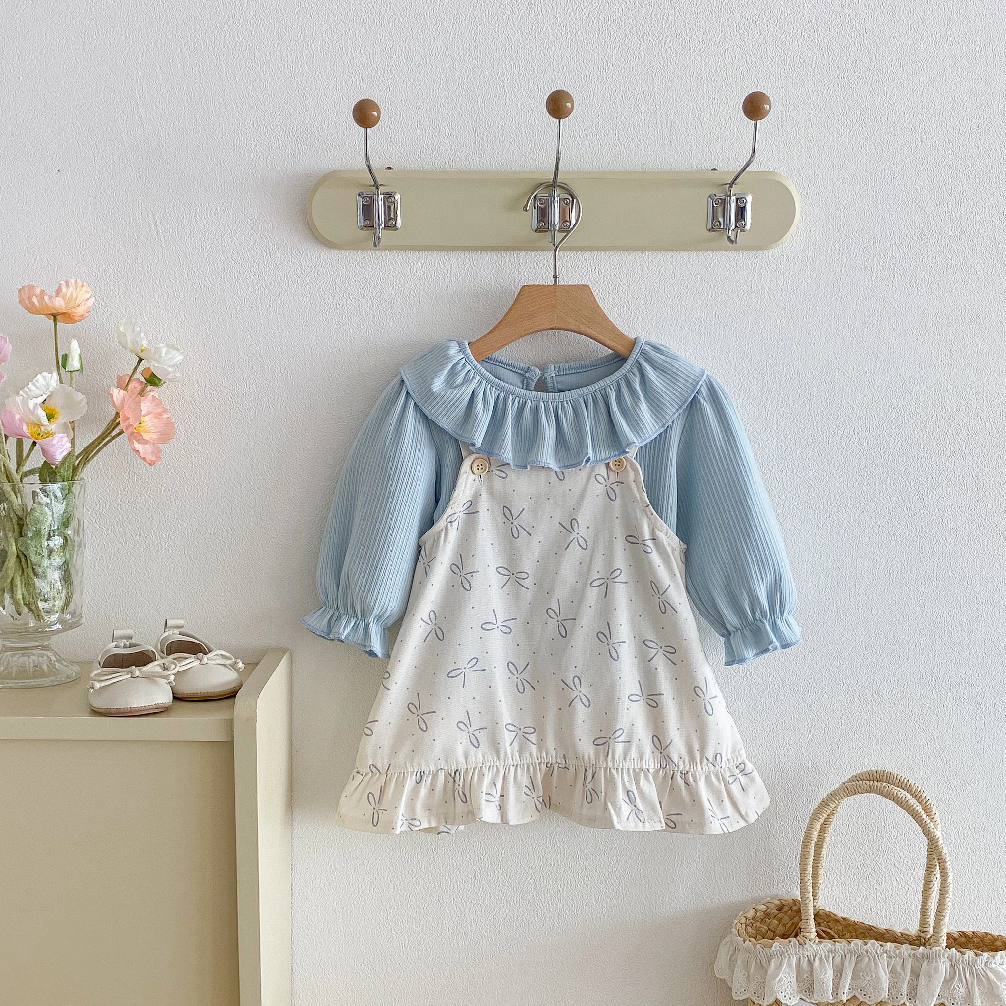 

Spring and autumn girls' dress, lapel long-sleeved base layer + bow print halter dress set, sweet dress