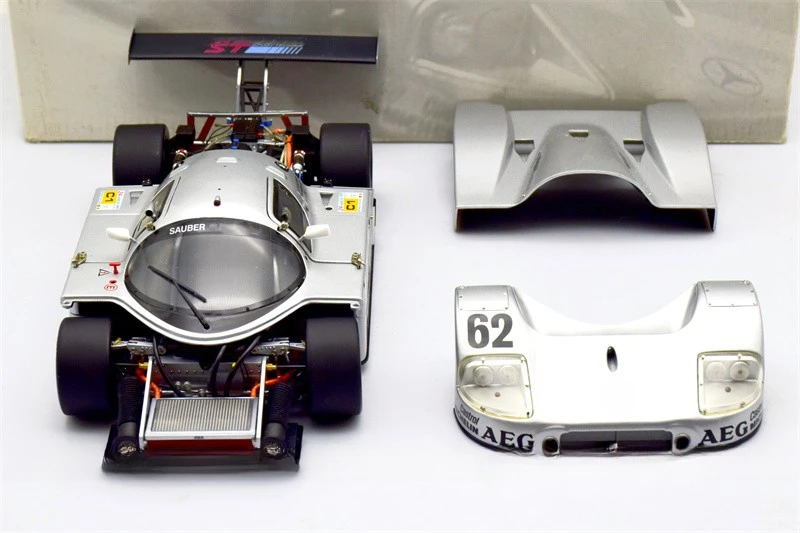 EXOTO 1:18 Sauber C9 #62 1989 Alloy Fully Open Simulation Limited Edition Alloy Metal Static Car Model Toy Gift