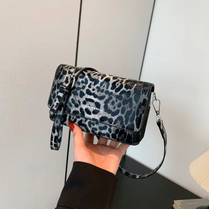 2024 New Women's Bag Fashionable and Sexy Crossbody Bag Leopard Pattern Light Luxury Shoulder Bag Four Seasons Hot Sale