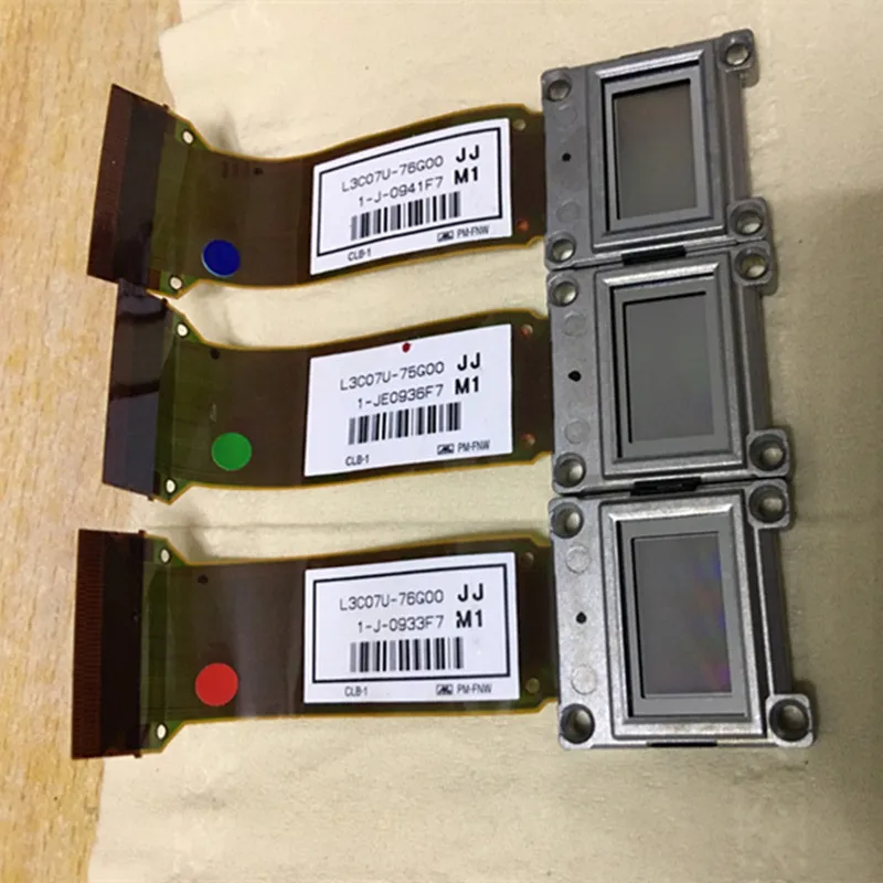 

Original LCD Panel L3C07U L3C07U-75G00 L3C07U-76G00 for EH-TW1000 projectors