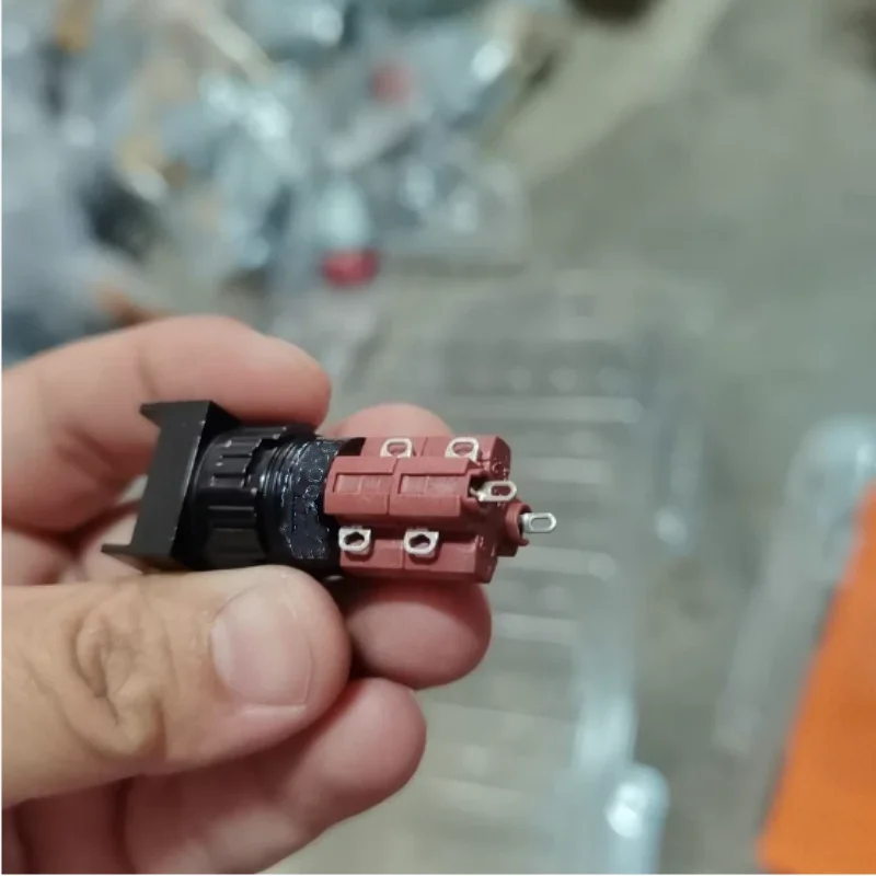 

Brand New Original Indicator Light Switch 51-431.036 51-151.0252 51-152.0252 51-153.0252 51-153.0252F 51-151.0252F