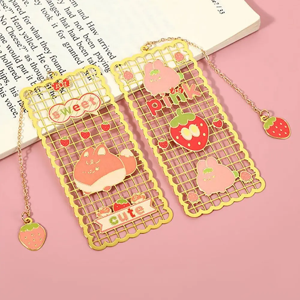 Chinese Style Metal Hollow Bookmark Strawberry Rabbit Bookmark Reading Book Clip Book Page Pagination Marker Book Clip Bookmark