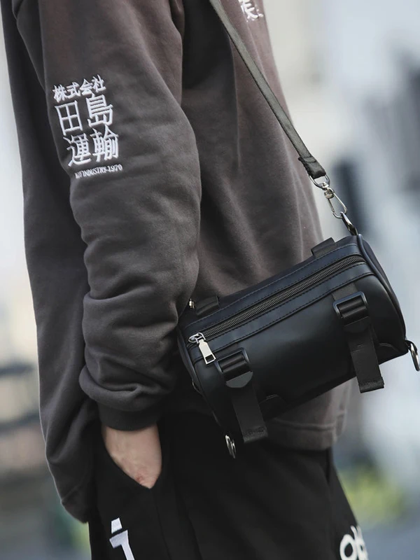 

Casual Spor Men's Single oulder Bag Faionable Small round Cylinder Bag Mobile Phone Pouch Crossbody Bag for Youth