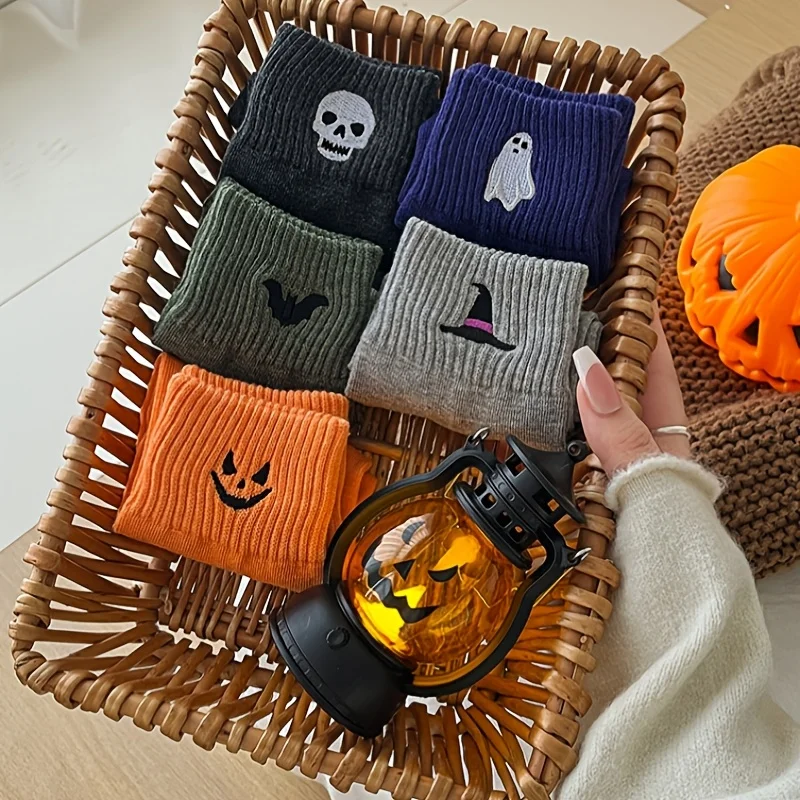 5 Pairs of Randomly Assorted New Embroidered Halloween Socks, Thickened for Autumn and Winter, Warm and Quirky, Unisex Mid-Calf Socks
