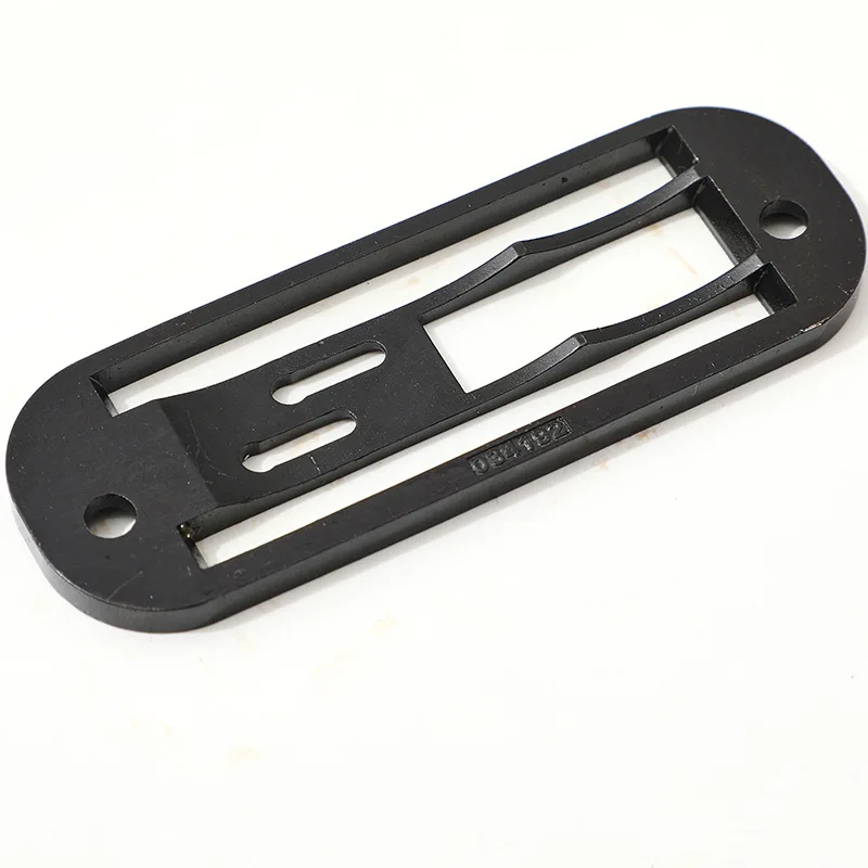 

1PCS Sewing Machine Dn-2w Double Needle 034192 Needle Plate Industrial Sewing Machine Parts Bag Making Machine