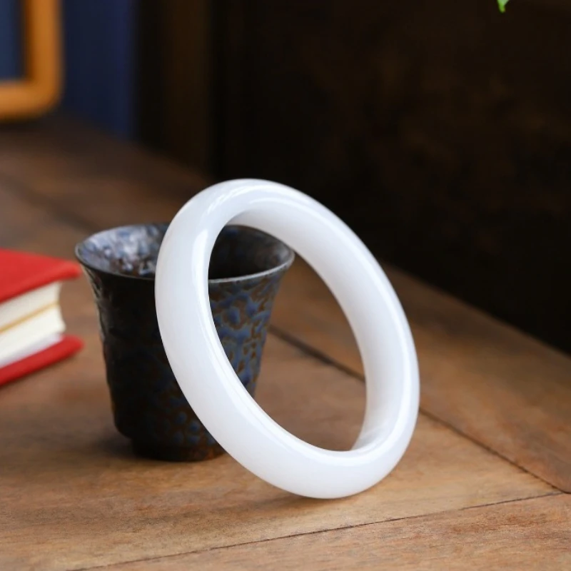 

New Natural Gold Silk Jade Bracelet, Women's Elegant Jade Bracelet