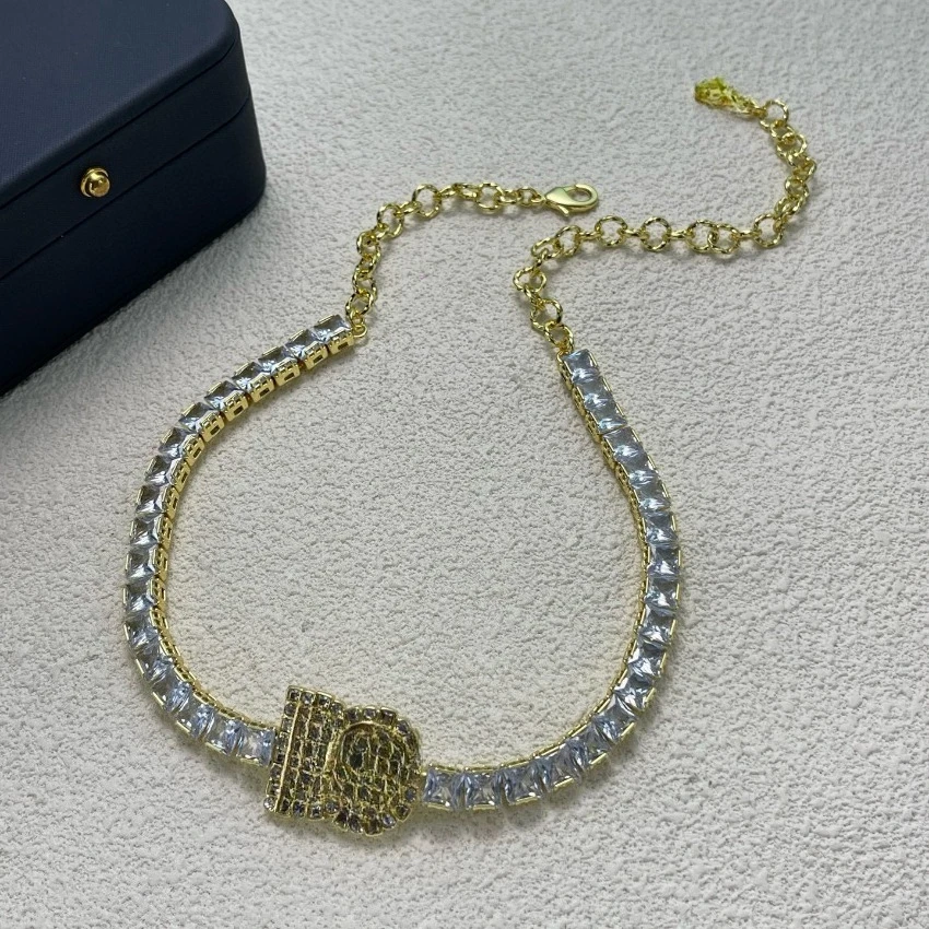 

Женское модное ретро-колье 2025 года, роскошный минималистичный эстетический дизайн, шикарные украшения, подходящий подарок для нее