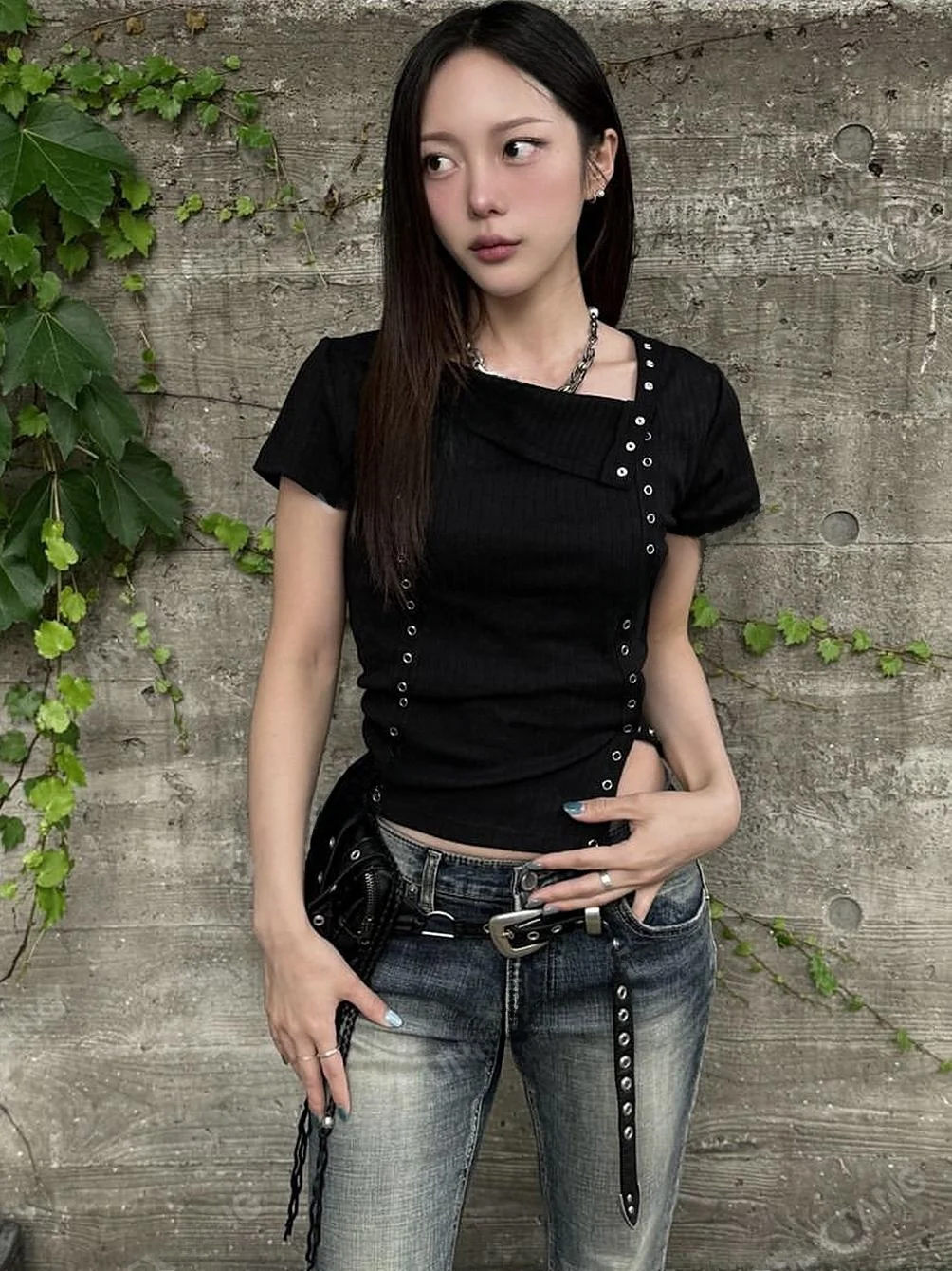 

Slim Fit ort Sve T-irt Women Summer High Waist Double Button Design Hot Girl Sle Faionable Casual Top for Young La...