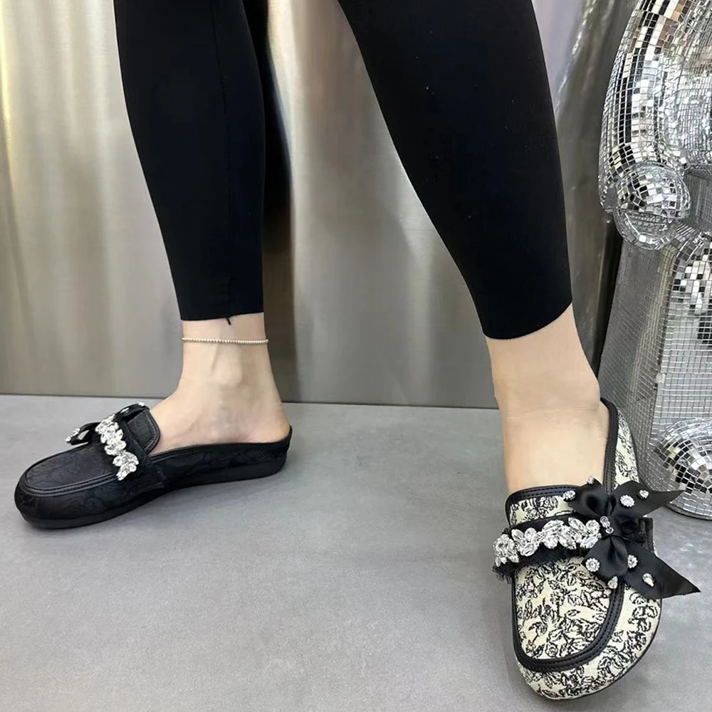 Moda w stylu Retro kapcie damskie Plus rozmiar Rhinestone kobiece półpłaskie kapcie letnie sandały damskie markowe buty damskie