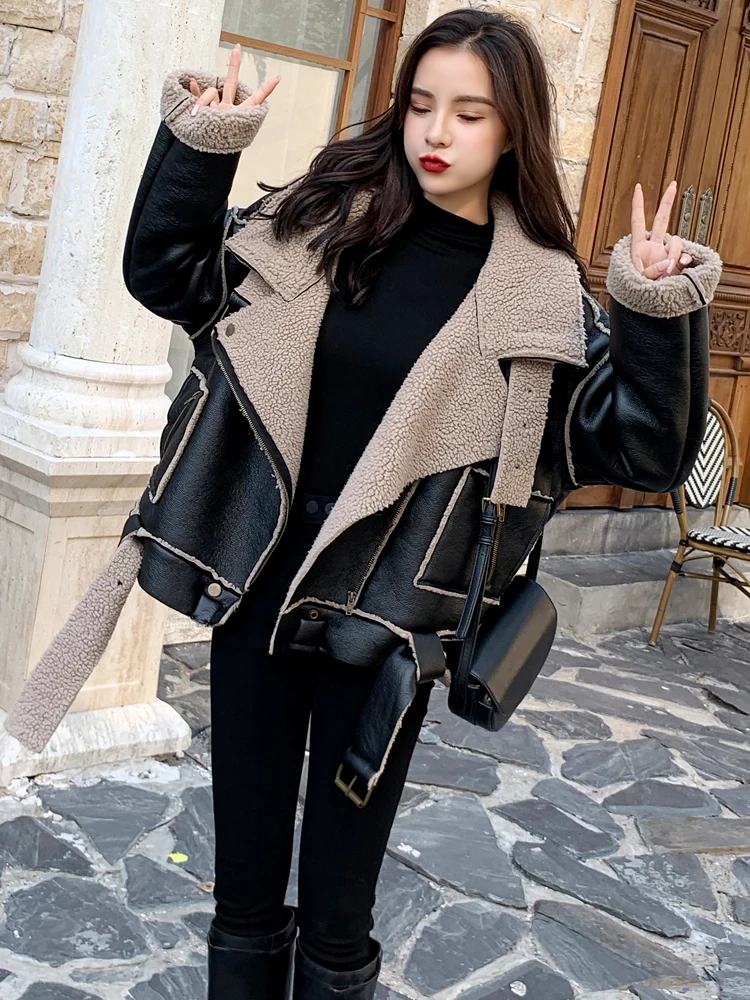 Giacca da motociclista foderata in pelliccia da donna Colletto alla coreana Lungo Sve Street Sle Cappotto in pelle dalla vestibilità ampia Design invernale Colletto con fatturato grande