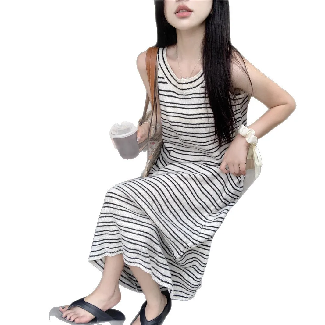 ลาย Camisole ถักชุดผู้หญิง 2025 ฤดูร้อนหลวมสบายๆเสื้อยืด Over-the-Knee Beach ชุดยาวอินเทรนด์