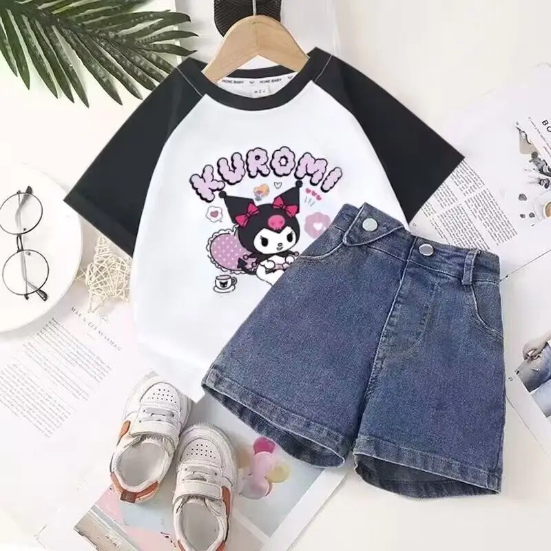 Conjunto de camiseta e shorts anime infantil, Sanrio Kuromi, desenho animado, manga curta, estilo preppy, terno casual para estudantes, verão, 2 peças