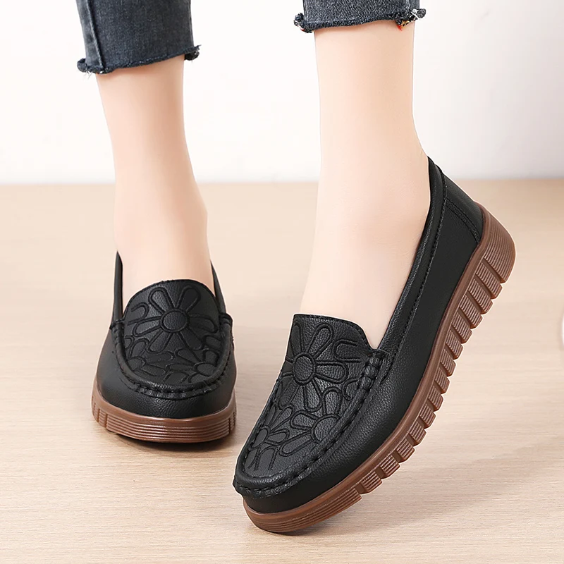 

YRZL Women's Shoes Moccasins Comfortable Loafers Slip on Casual Female Flat Lightweight Soft Sole Ladies Walking Women's Loafers