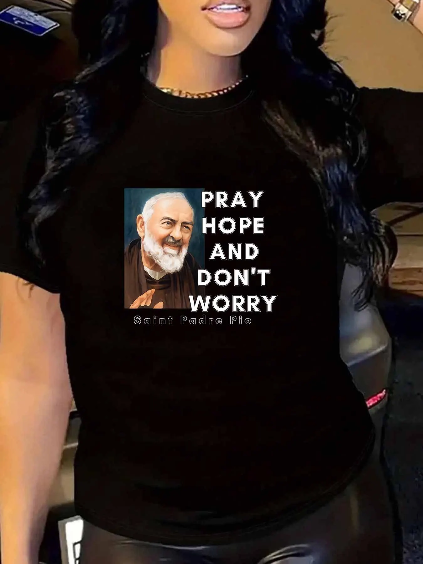 

【005272】Людина из белой бороды. Женская футболка больших размеров с круглым вырезом и короткими рукавами, эластичными рукавами и модными принтами.