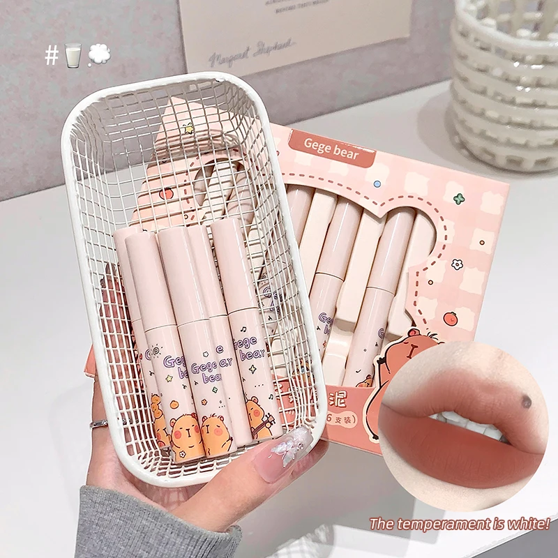 ลิปกลอสชุดปาร์ตี้ 6 ชิ้น gege bear ชุดกล่องของขวัญ ไม่เลือกสีผิว ใช้ได้กับทุกสีผิว ช่วยบำรุงความชุ่มชื้น เหมาะกับทุกสไตล์การแต่งหน้า