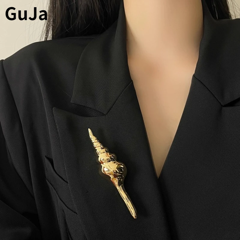 

Trendy Jewelry Simply Design Cool Trend Smooth metal conch-shaped brooch For Women Party Gifts Hot Selling Accessories