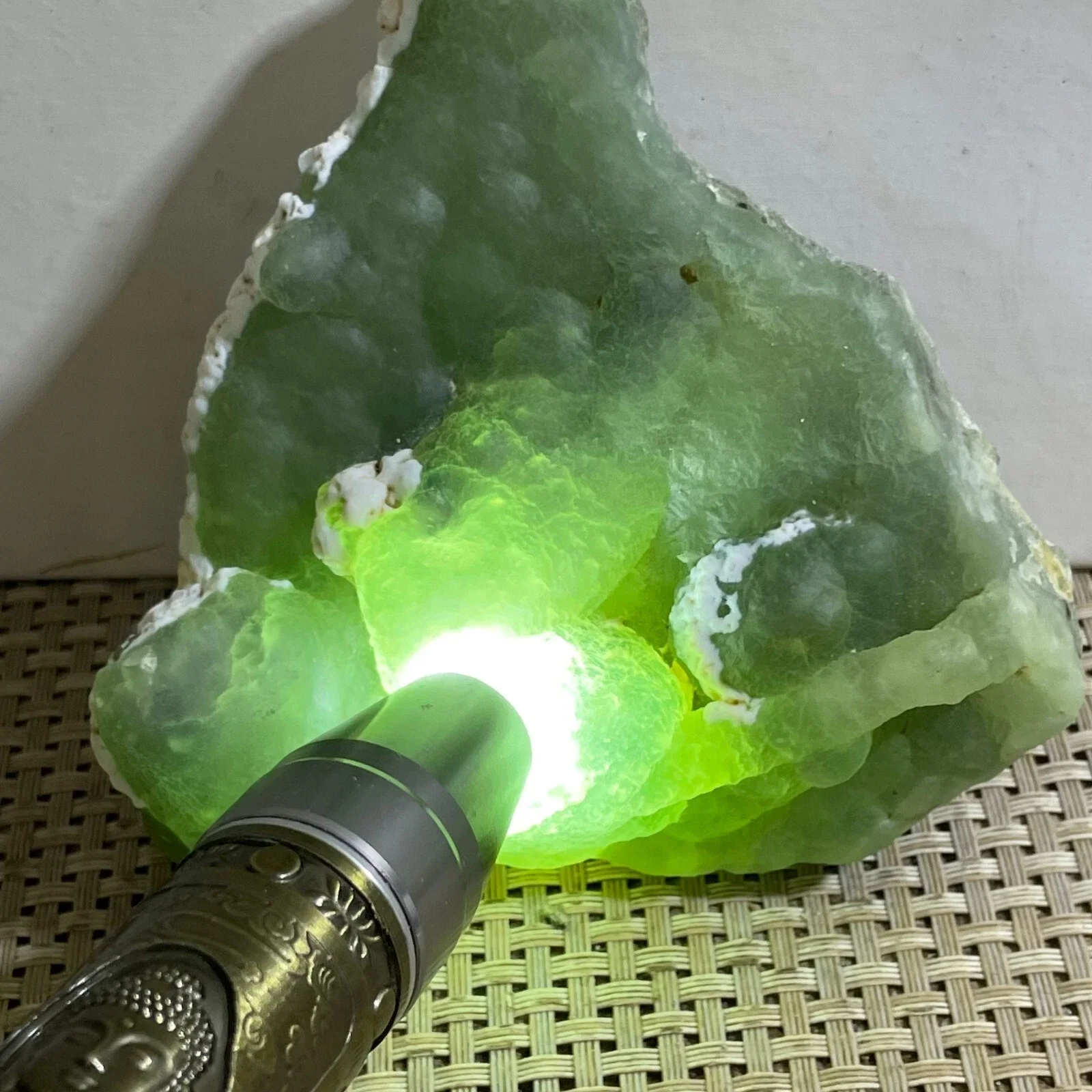 

Natural Green Grape Stone, Quartz Crystal Green Primitive Grape Ore, Mineral, Healed