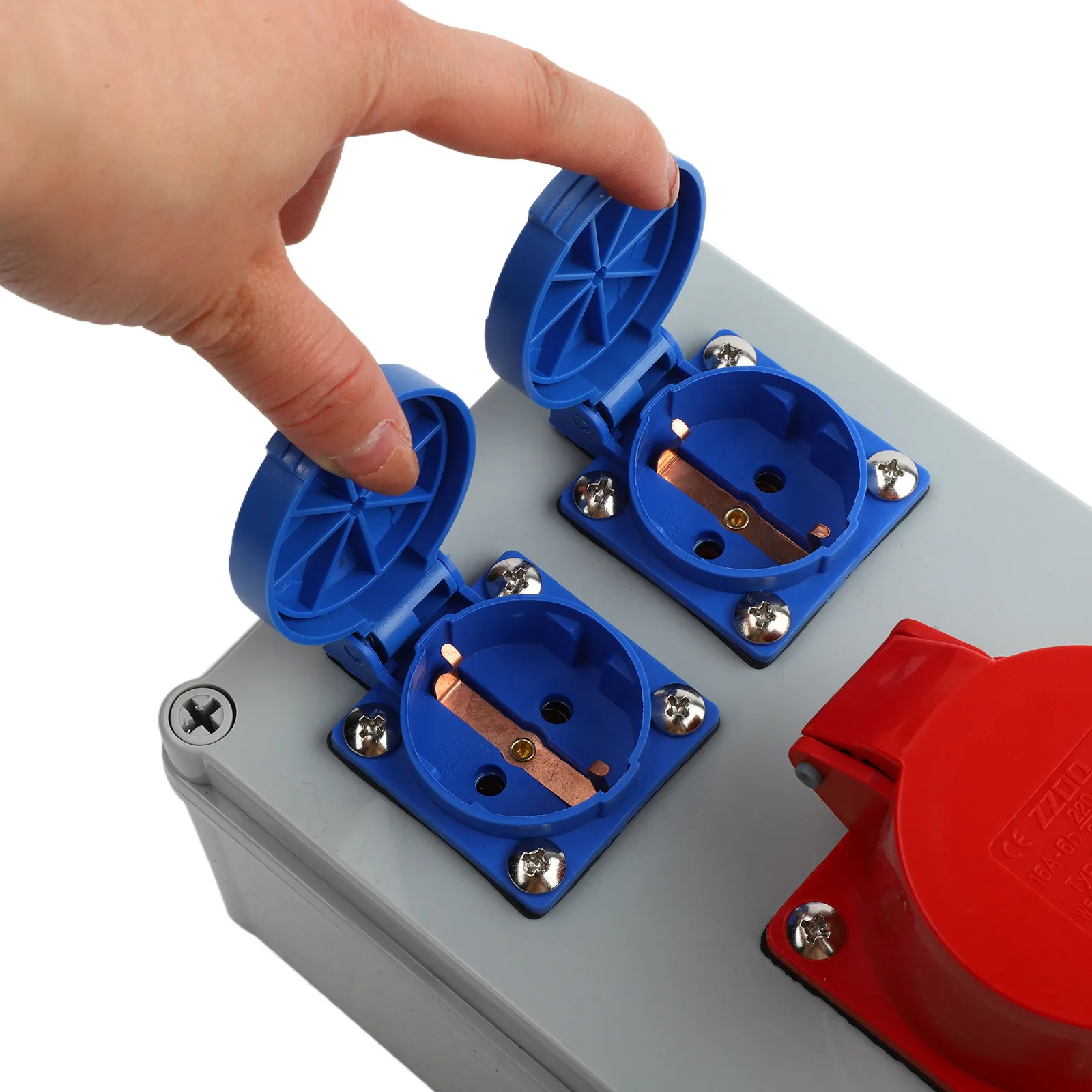 14.6*10*19.7mm Power Distribution Box 220-250V 16A Sockets Multifunctional Power Supply For Power Distribution For Workshops