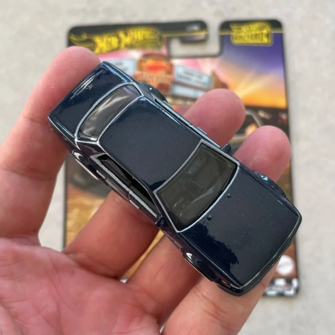 Hot Wheels Premium 1:64 2025 Boulevard NISSAN LAUREL C33 véhicule en alliage moulé sous pression corps en métal modèle de voiture à collectionner jouets cadeaux pour garçons
