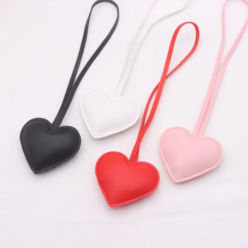 

30 шт. брелоков в форме персикового сердца, розово-красные подвески-талисманы для сумок, подарок для женщин и девушек, украшение для вечеринки на День святого Валентина