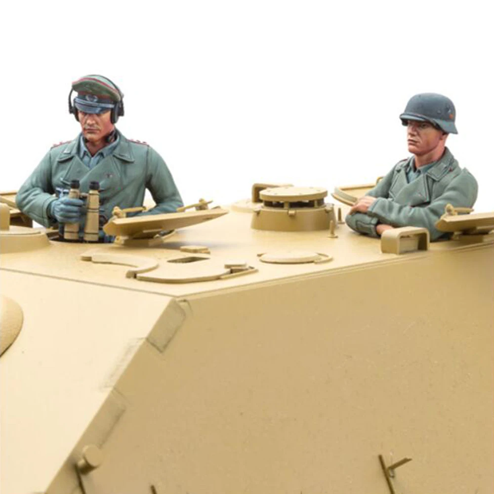 1/16 Scale Unpainted Resin Figure Jagdpanther Commander and Gunner