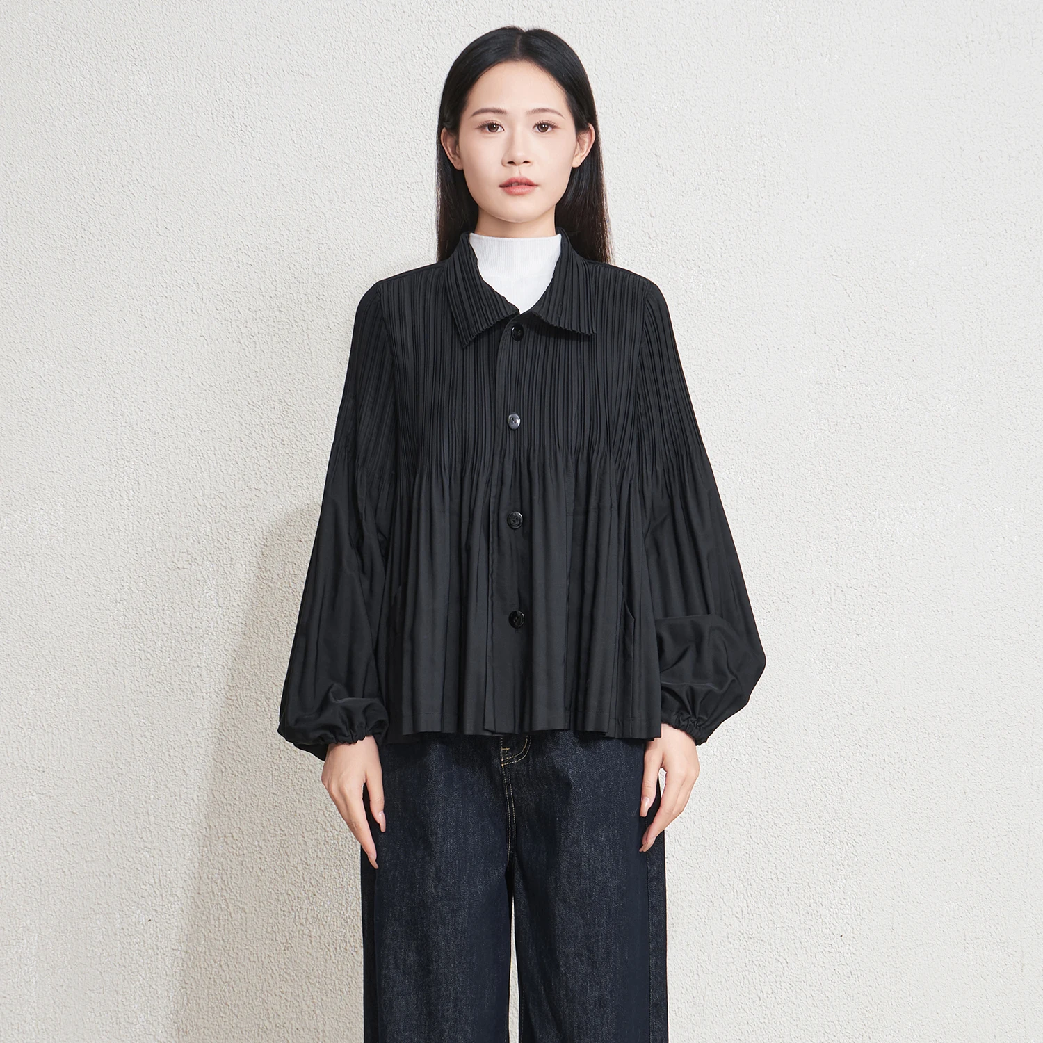 معطف نسائي جديد لخريف 2025 بأكمام واسعة ومطوي - بلوزة فضفاضة ذات ياقة ضيقة وأزرار سفلية متعددة الاستخدامات