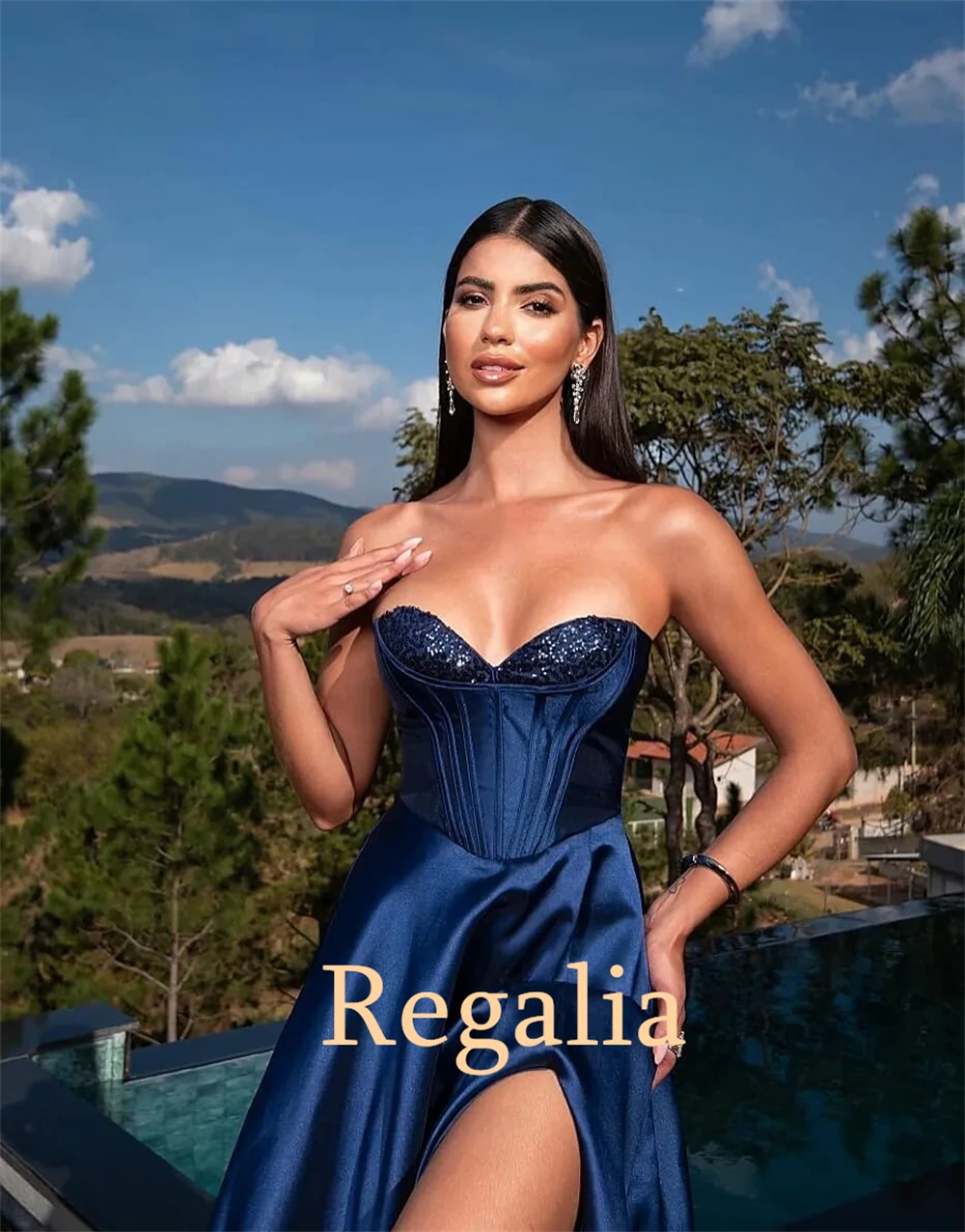 

Customized Elegant Blue Satin Evening Dresses High Quality Strapless Sleeveless Homecoming Dresses Special Occasion Gowns