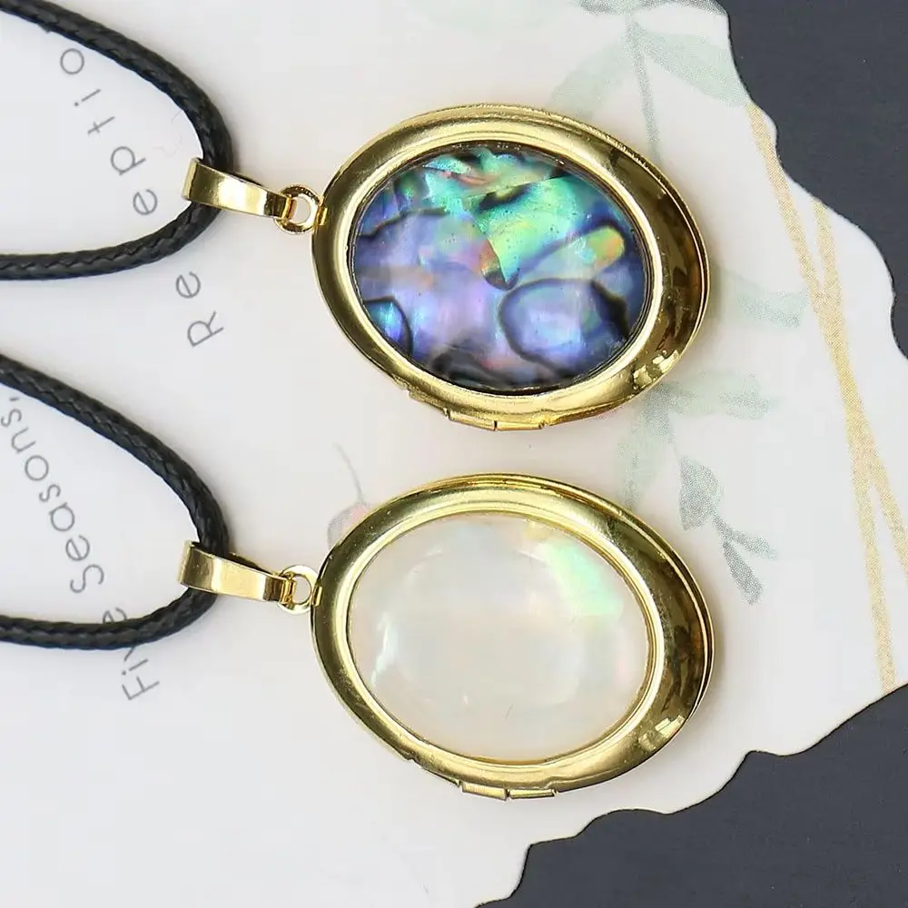 

Oval Golden Frame Inlaid Natural Shell Pendant Adjustable Leather Rope Chain Necklace Jewelry For Fashionistas Party&daily Wear