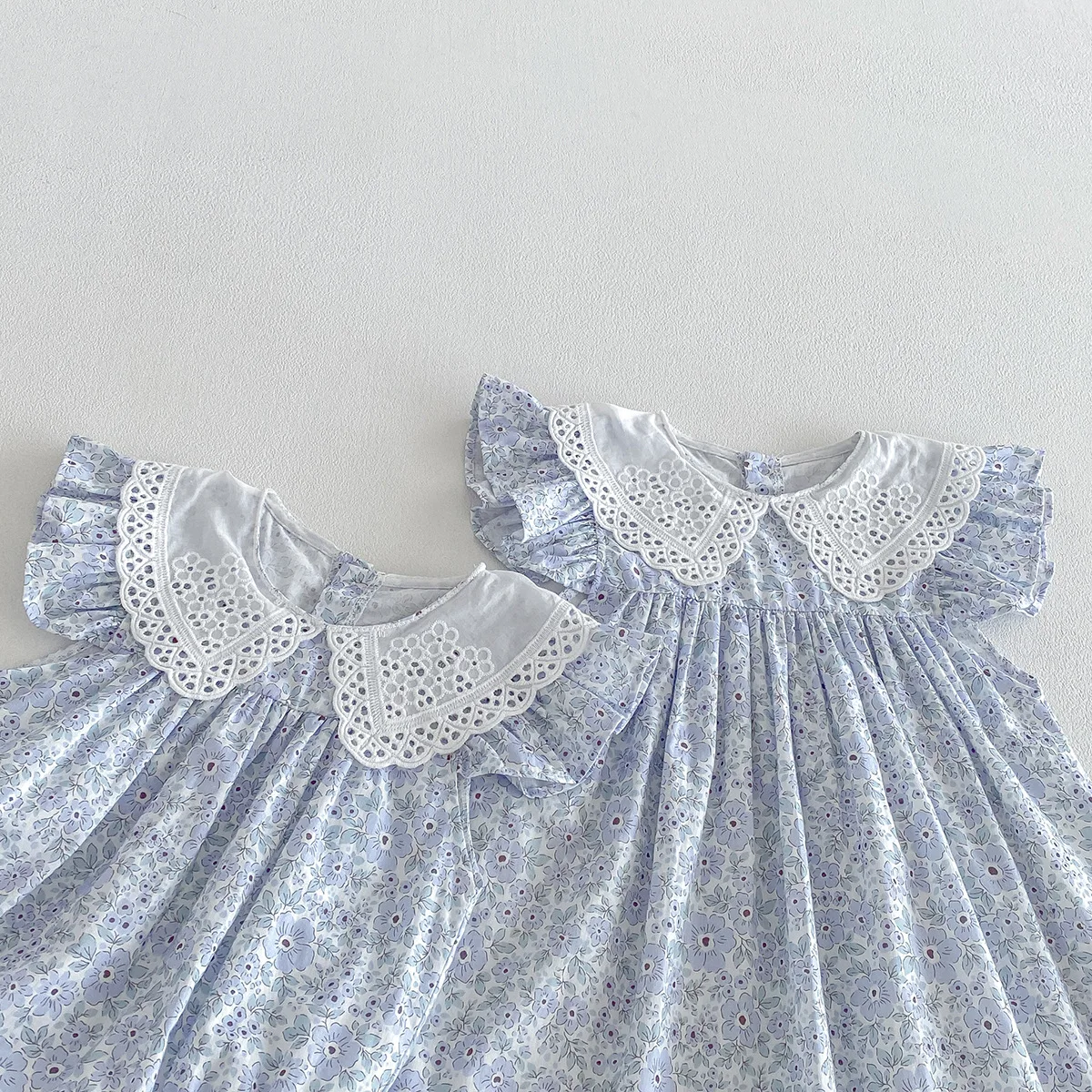 ZOETOPKID Sommer Baby Mädchen Kleidung Blumenmuster Kurzarm-Strampler Baby Bodysuit Puppenkragen Jumpsuit Spitzen-Blütenblatt-Kragen Outfit – Detail 23