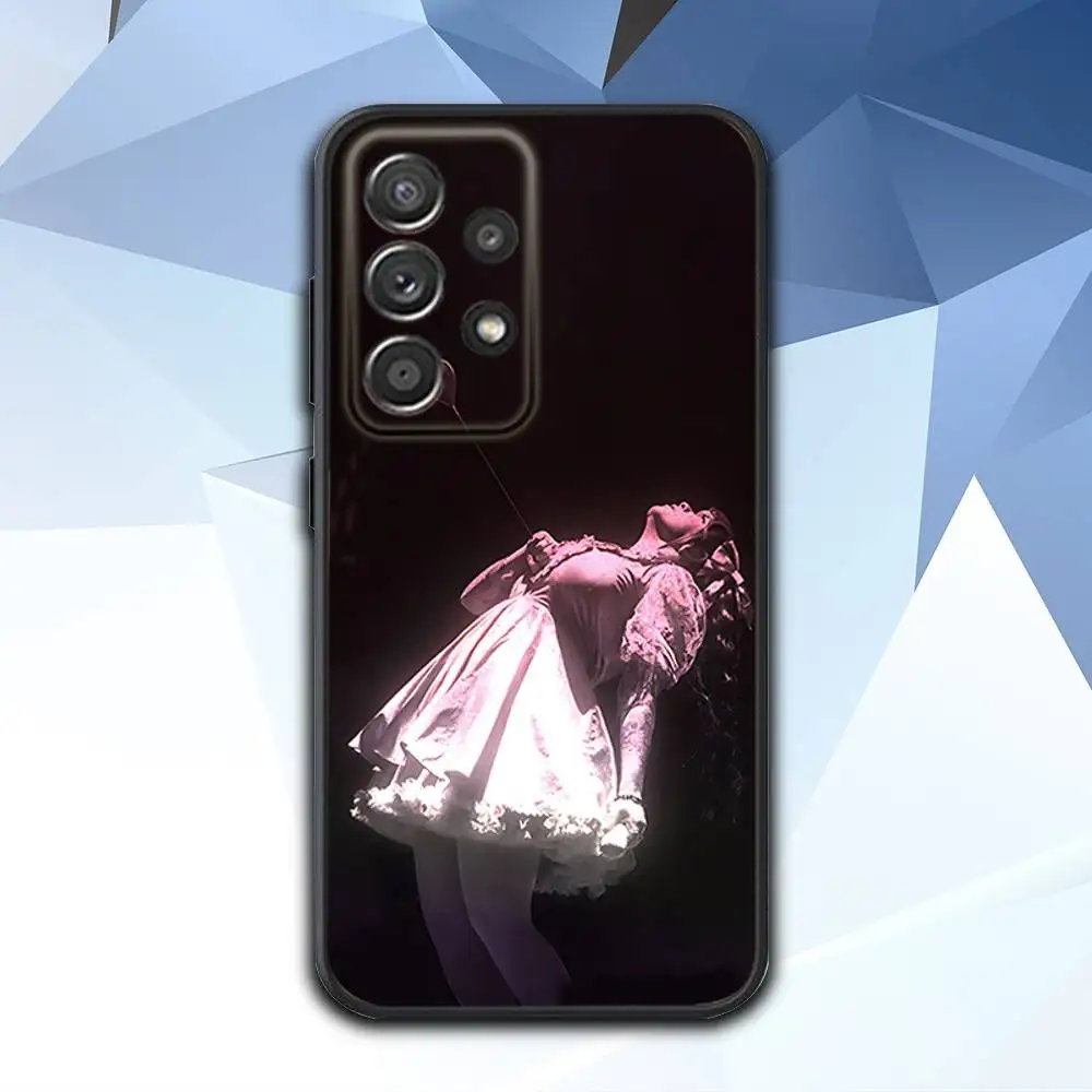 M-Melanie M-Martinez Capa de telefone para Samsung S 25,24,23,22,30,21,10,9,Ultra,Plus,Lite,FE,4,5 G Capa preta macia