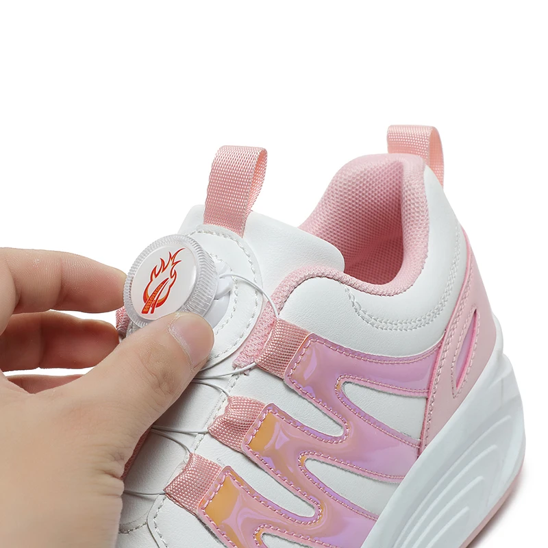 Frühling und Sommer neue Rollschuhe Kinder Allrad-Sportschuhe im Freien tragen glatte Sportschuhe