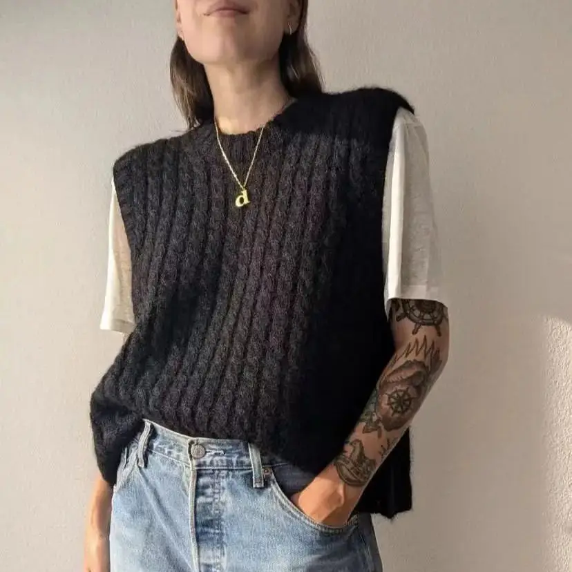 Monochrome Round Neck Sleeveless Vest, Loose, Soft, Comfortable, Turtleneck Sweater, Smooth Mohair, Hand Woven Vest, Autumn